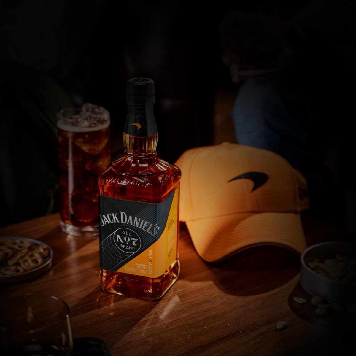 Amazon.co.jp: ジャックダニエル マクラーレン 2025ラベル 43度 瓶 700